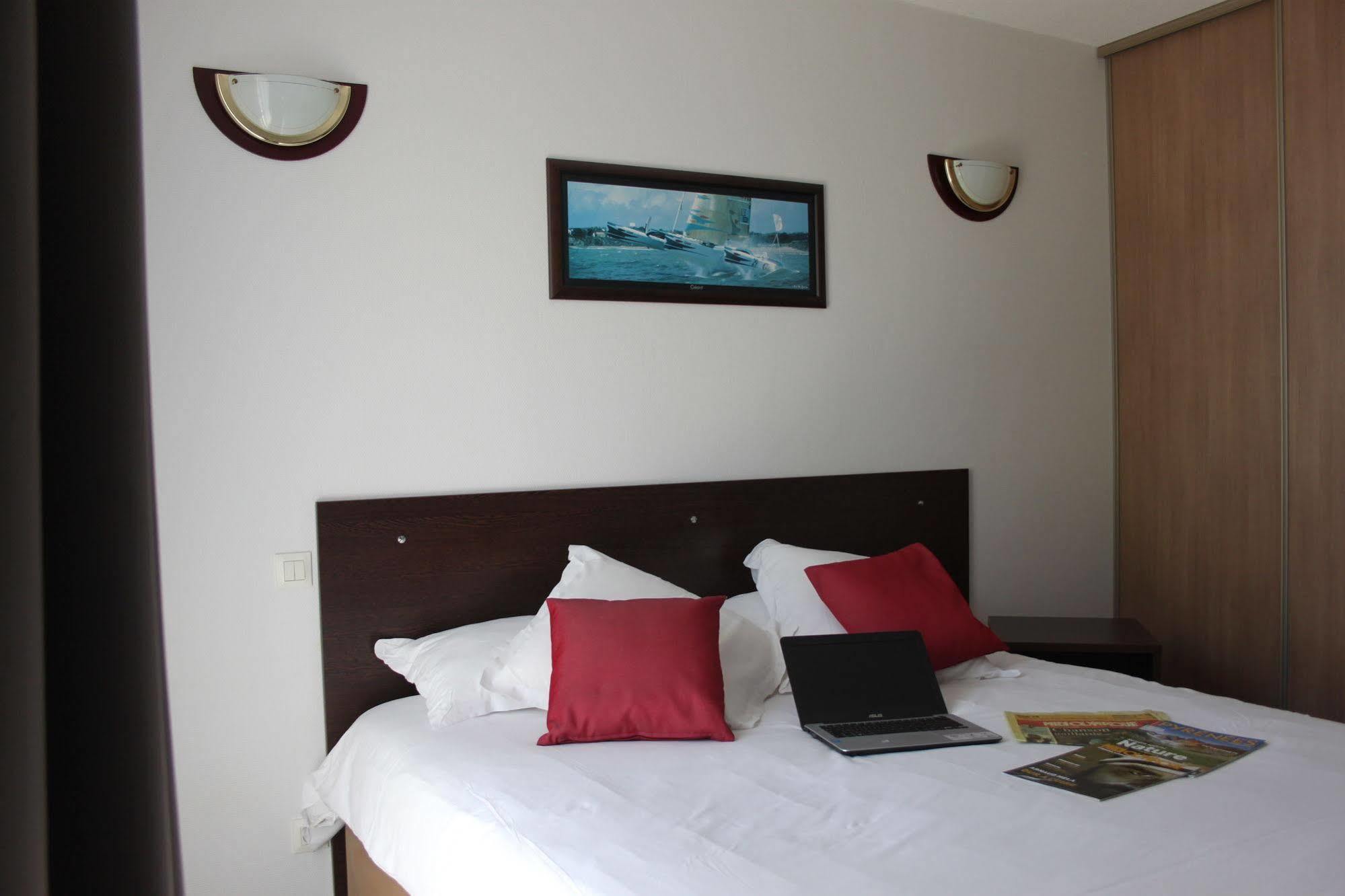 Comfort Suites Pau Idron Εξωτερικό φωτογραφία